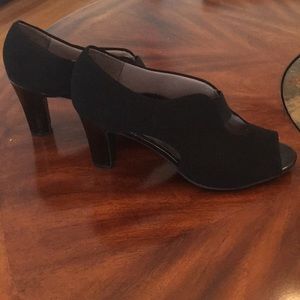 Women’s size 10 3 inch heel